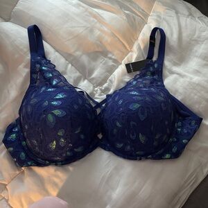 Torrid plunge push up lace bra- Women's Intimates